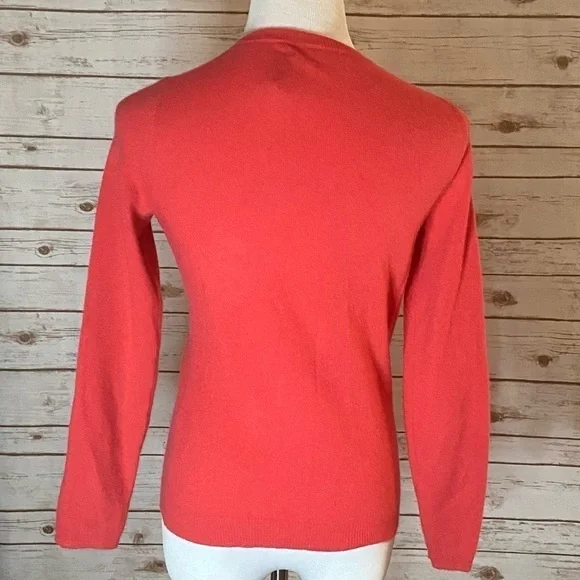 C by Bloomingdale’s classic casual cashmere V-neck sweater Size Small - Picture 4 of 5